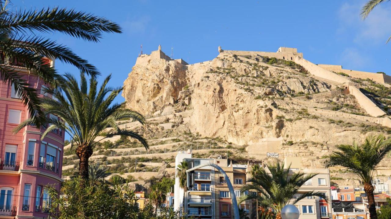 Stylish & Spacious Family Apartment Near Beach & Vibrant Historic Market Alicante Exteriér fotografie