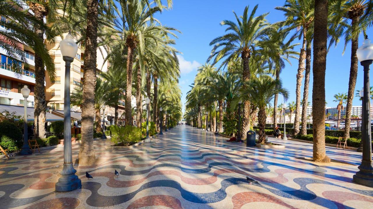 Stylish & Spacious Family Apartment Near Beach & Vibrant Historic Market Alicante Exteriér fotografie